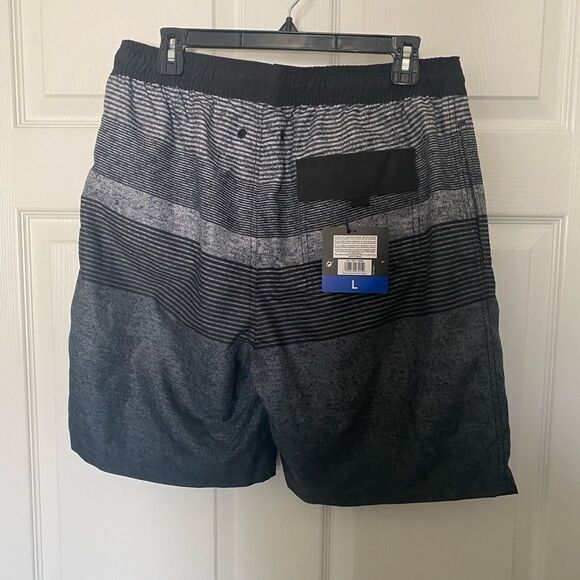 KIRKLAND Men’s Swim Shorts and Premium        T -Shirt both size L NWT - Picture 2 of 10